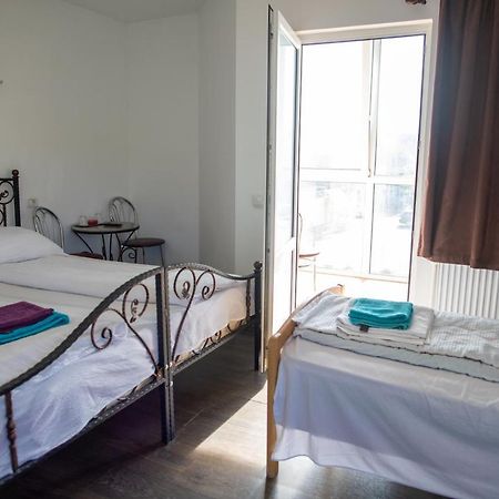 Motel Aris Meridian Piatra Neamt Exterior photo