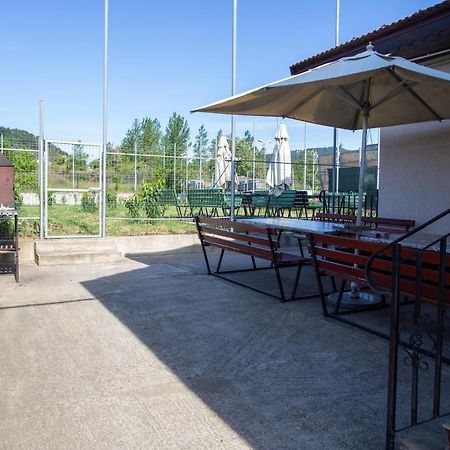 Motel Aris Meridian Piatra Neamt Exterior photo