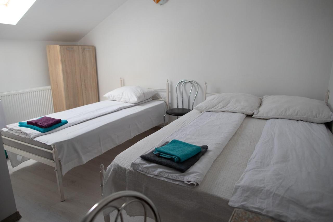 Motel Aris Meridian Piatra Neamt Exterior photo
