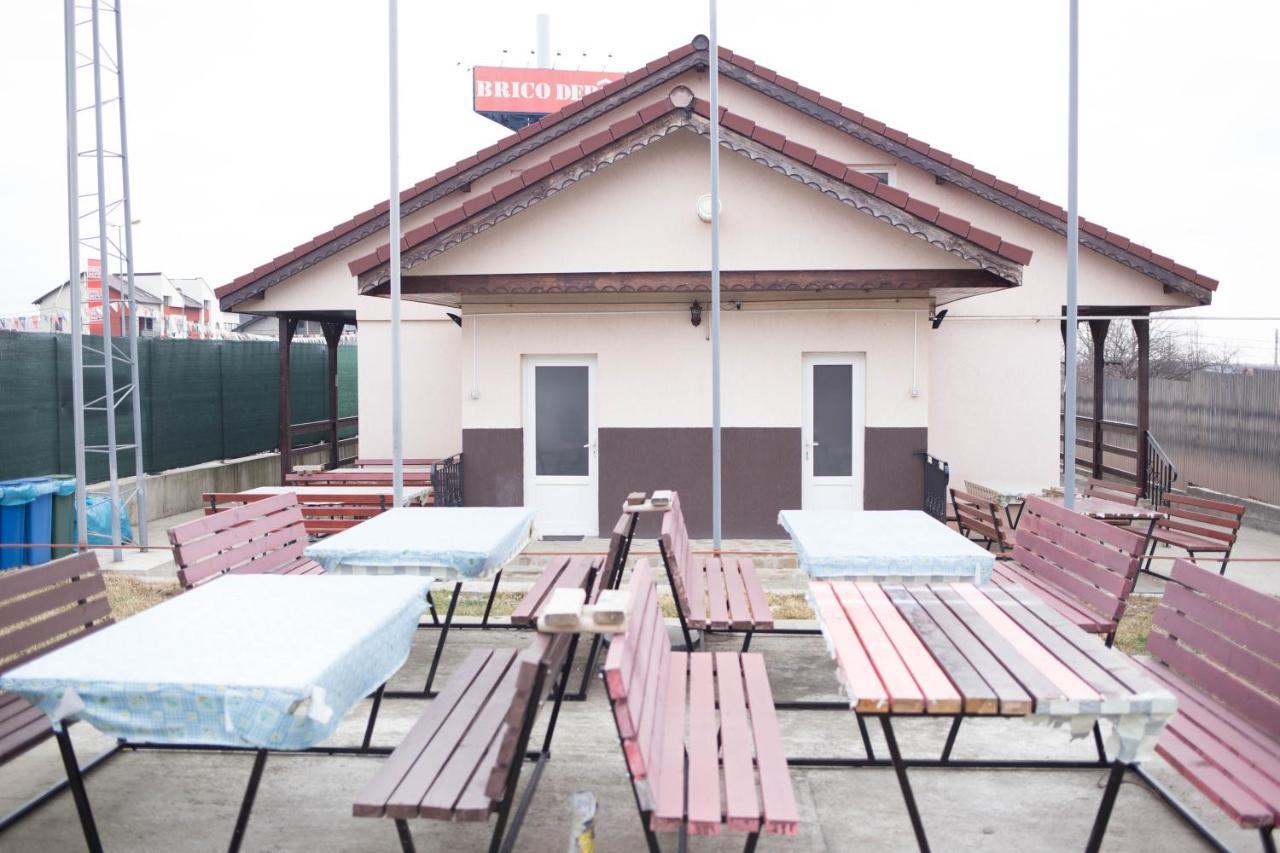 Motel Aris Meridian Piatra Neamt Exterior photo