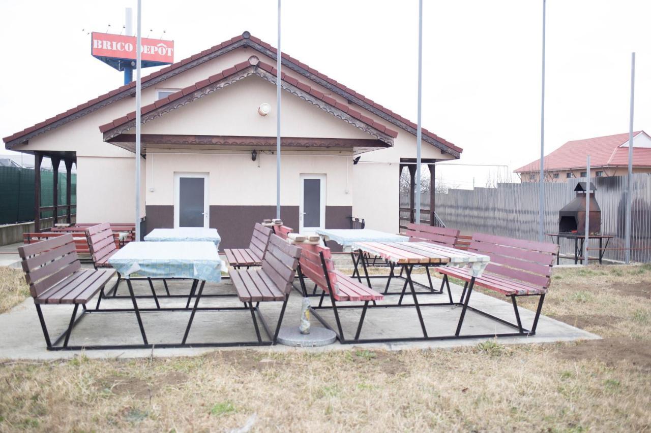 Motel Aris Meridian Piatra Neamt Exterior photo